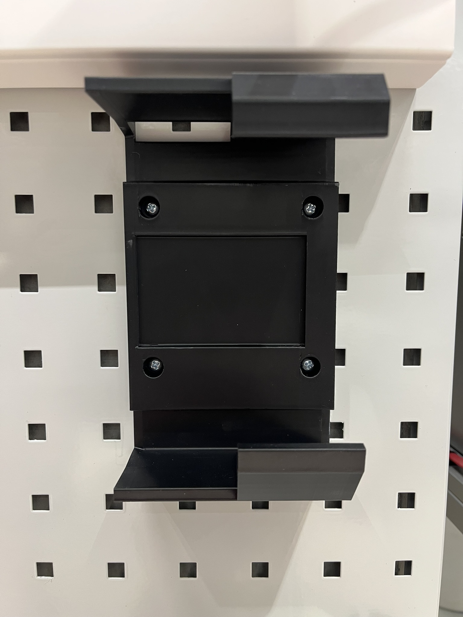 DC18RC Charger Holder - Image 5