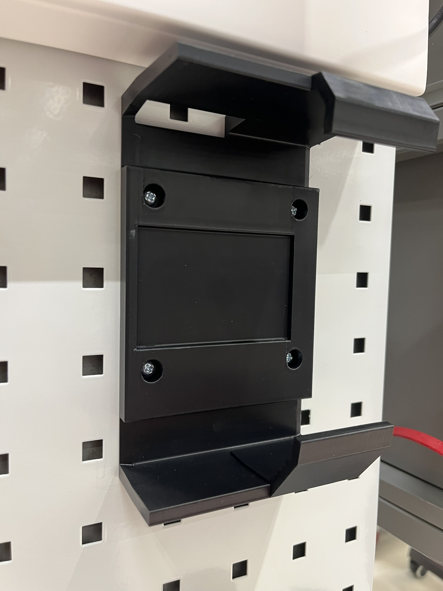 DC18RC Charger Holder - Image 4