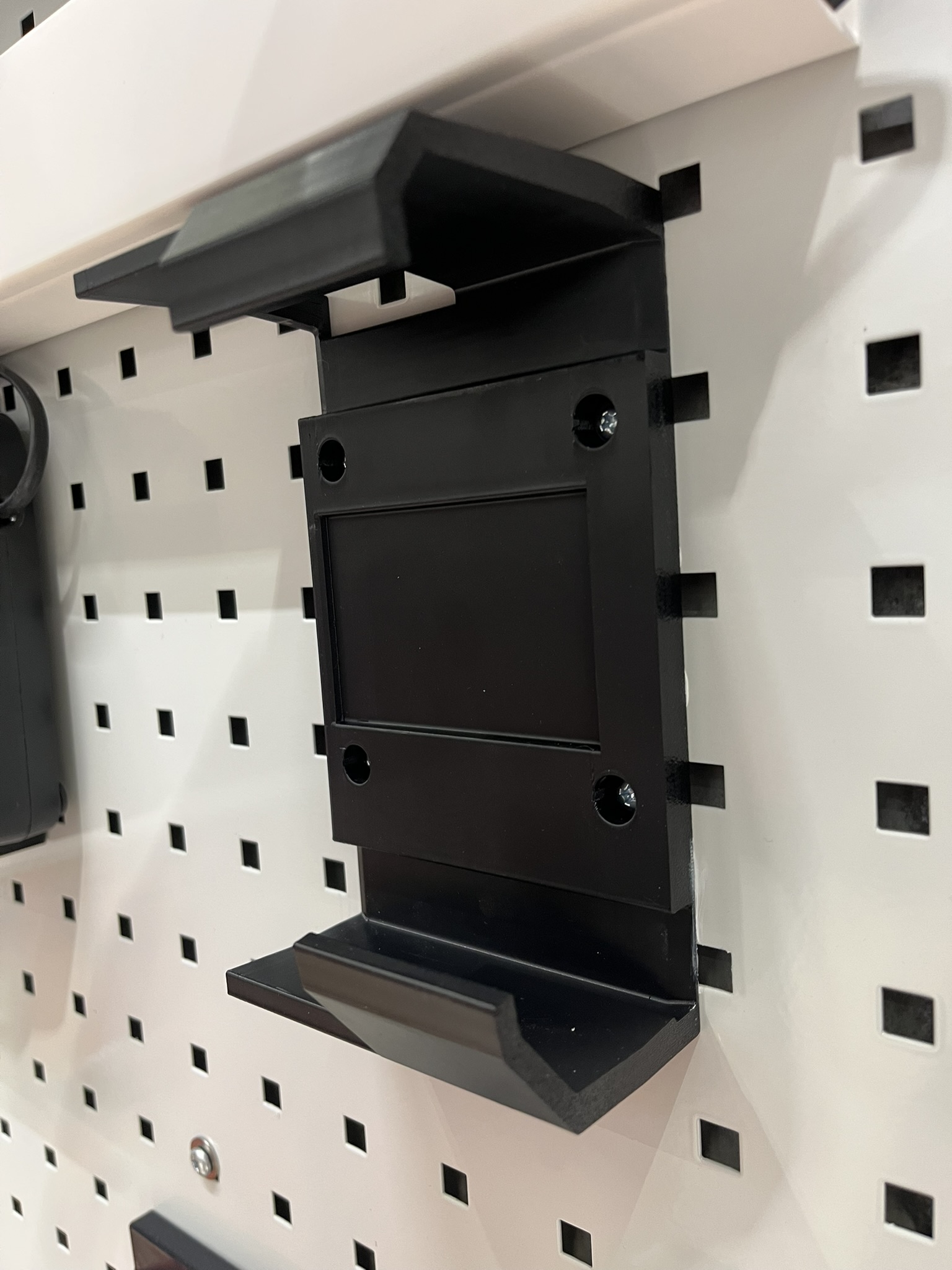 DC18RC Charger Holder - Image 3