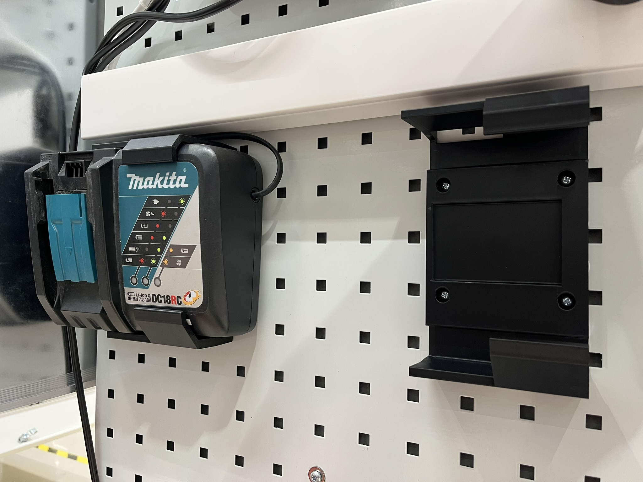 DC18RC Charger Holder - Image 2